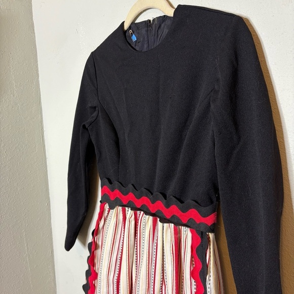 1960s Black and Red Pleated A-Line Dress with Long Sleeves XS - Picture 3 of 7